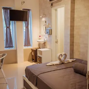  Guest house Simple Kuta Bedroom Indonesia